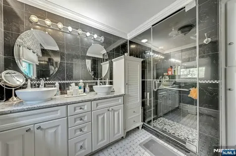 379 W Shore Drive Wyckoff NJ 07481
