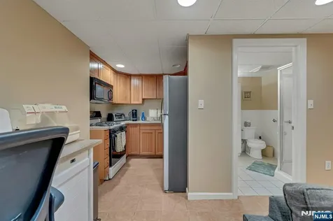 379 W Shore Drive Wyckoff NJ 07481