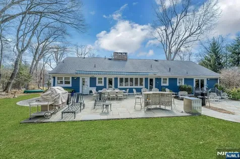 379 W Shore Drive Wyckoff NJ 07481
