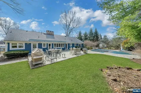 379 W Shore Drive Wyckoff NJ 07481
