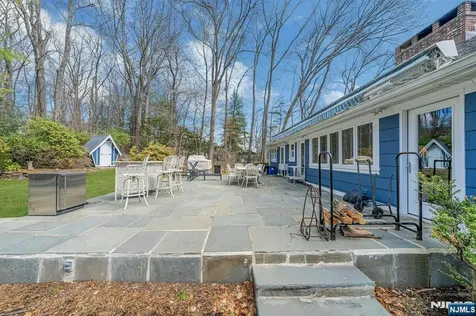 379 W Shore Drive Wyckoff NJ 07481