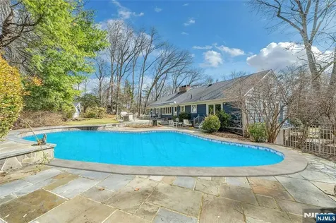 379 W Shore Drive Wyckoff NJ 07481