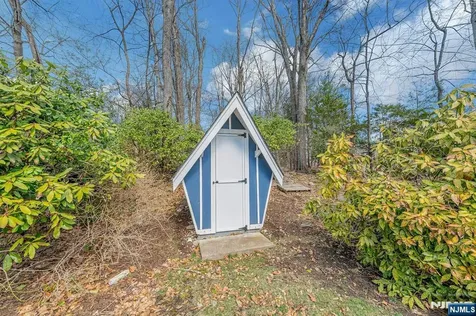 379 W Shore Drive Wyckoff NJ 07481