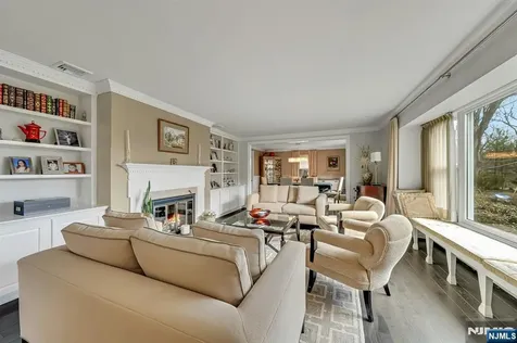379 W Shore Drive Wyckoff NJ 07481