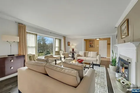 379 W Shore Drive Wyckoff NJ 07481