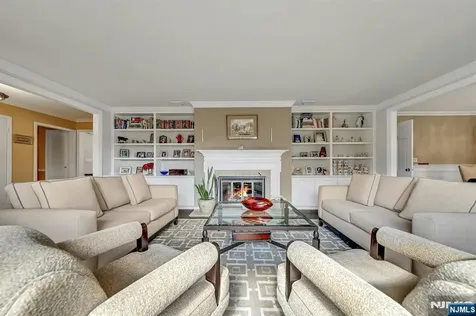 379 W Shore Drive Wyckoff NJ 07481