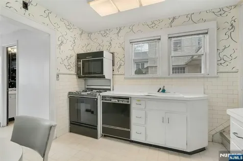 1342 Pennington Road Teaneck NJ 07666