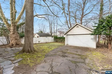 1342 Pennington Road Teaneck NJ 07666