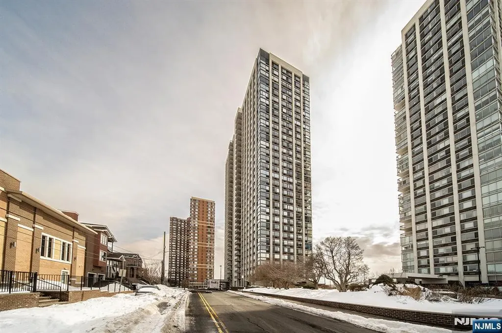 200 Old Palisade Road Fort Lee NJ 07024