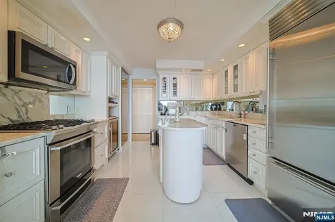 200 Old Palisade Road Fort Lee NJ 07024