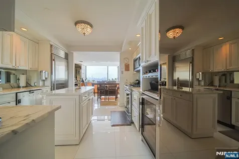 200 Old Palisade Road Fort Lee NJ 07024