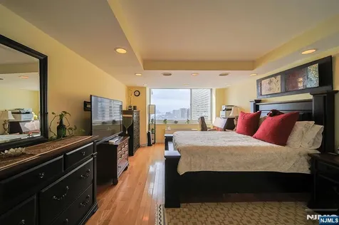 200 Old Palisade Road Fort Lee NJ 07024