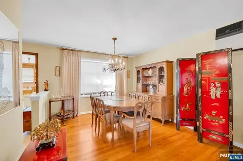 204 Tryon Place Paramus NJ 07652