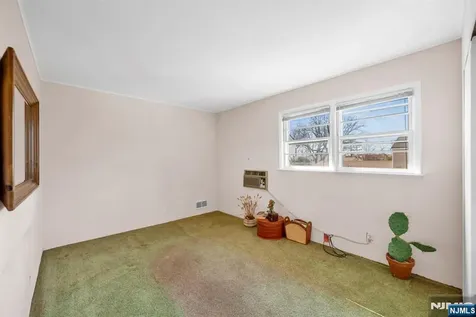 204 Tryon Place Paramus NJ 07652