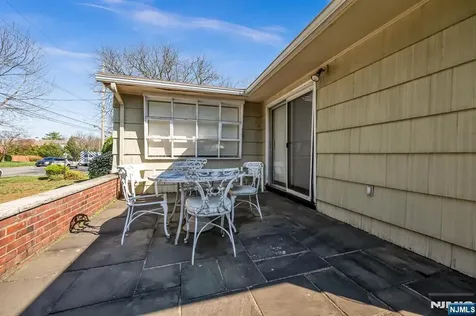 204 Tryon Place Paramus NJ 07652