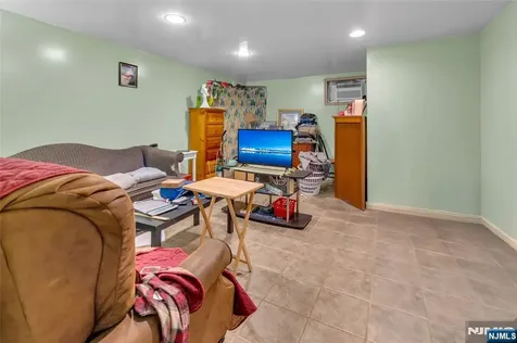 20 Bergen Avenue North Arlington NJ 07031