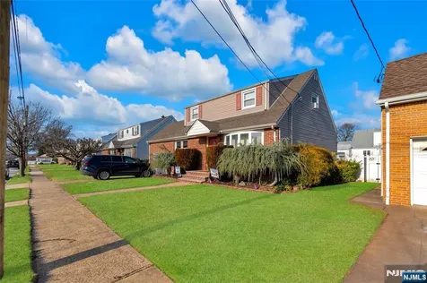 20 Bergen Avenue North Arlington NJ 07031