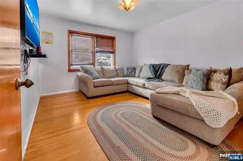 20 Bergen Avenue North Arlington NJ 07031