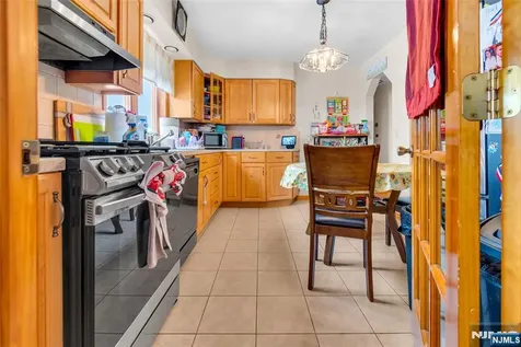 20 Bergen Avenue North Arlington NJ 07031