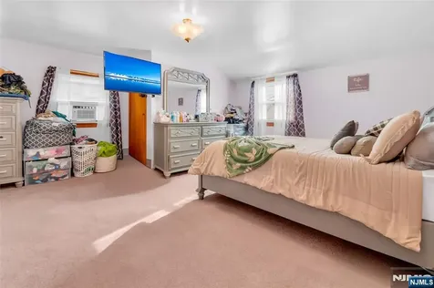 20 Bergen Avenue North Arlington NJ 07031
