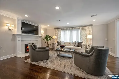 534 Brandon Place Cliffside Park NJ 07010