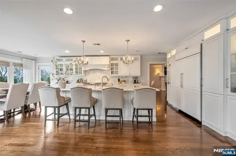 534 Brandon Place Cliffside Park NJ 07010