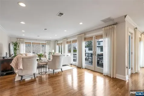 534 Brandon Place Cliffside Park NJ 07010