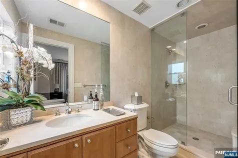 534 Brandon Place Cliffside Park NJ 07010