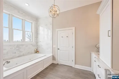 534 Brandon Place Cliffside Park NJ 07010