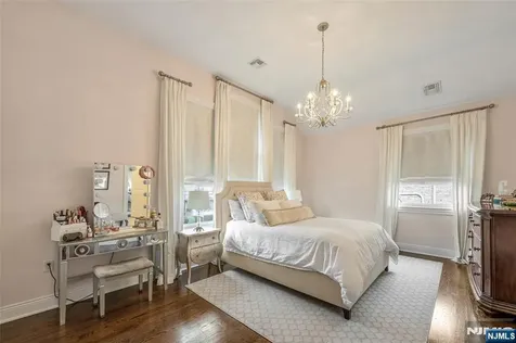 534 Brandon Place Cliffside Park NJ 07010