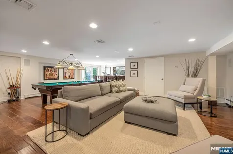 534 Brandon Place Cliffside Park NJ 07010