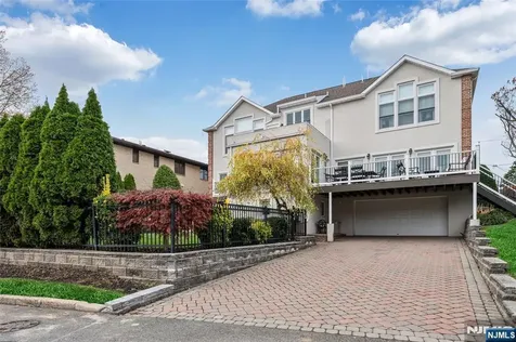 534 Brandon Place Cliffside Park NJ 07010