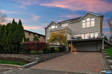 534 Brandon Place Cliffside Park NJ 07010