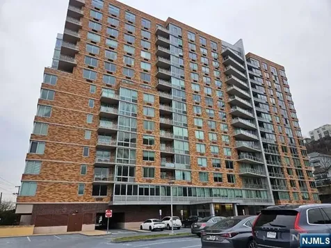 807 Hudson Park Edgewater NJ 07020