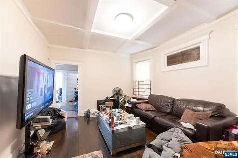 208 19th Street East Orange NJ 07017
