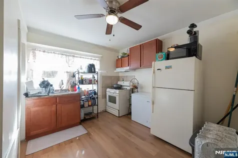208 19th Street East Orange NJ 07017