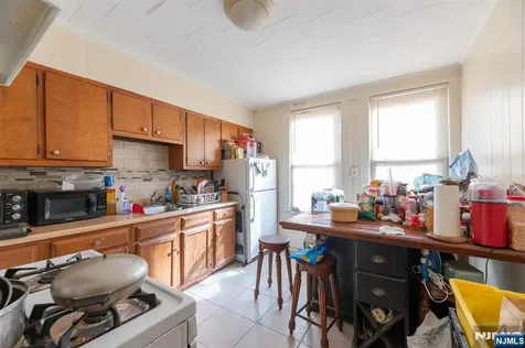 208 19th Street East Orange NJ 07017