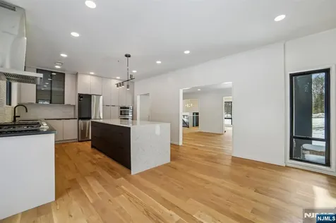 156 Park Road Par-troy Hills Twp. NJ 07054
