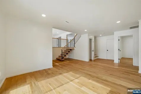156 Park Road Par-troy Hills Twp. NJ 07054
