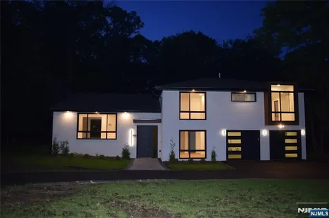 156 Park Road Par-troy Hills Twp. NJ 07054