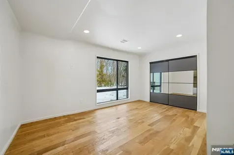 156 Park Road Par-troy Hills Twp. NJ 07054