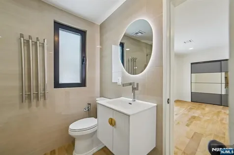 156 Park Road Par-troy Hills Twp. NJ 07054