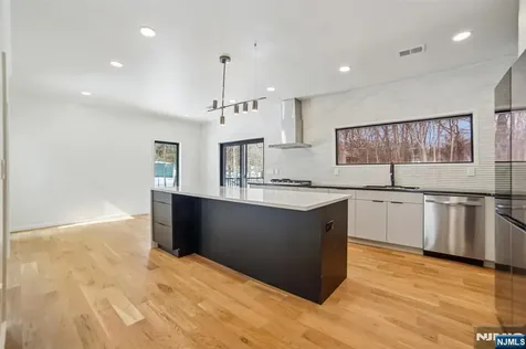 156 Park Road Par-troy Hills Twp. NJ 07054