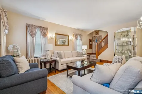 32 Fairview Place Belleville NJ 07109
