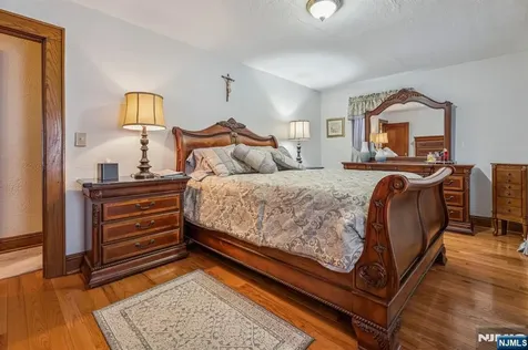 32 Fairview Place Belleville NJ 07109