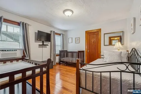 32 Fairview Place Belleville NJ 07109