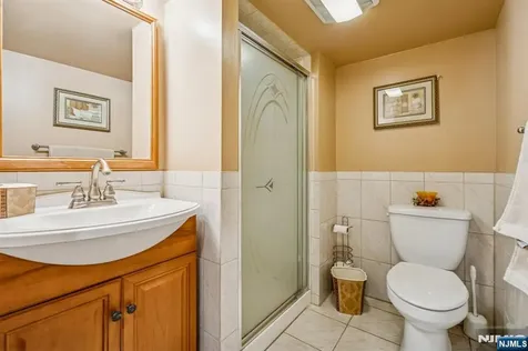 32 Fairview Place Belleville NJ 07109