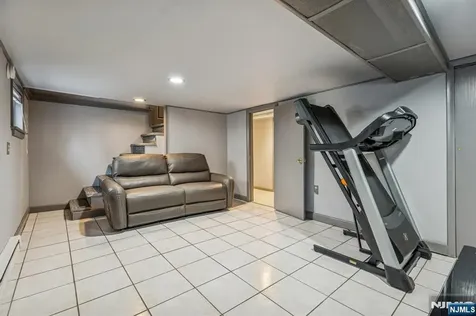 32 Fairview Place Belleville NJ 07109