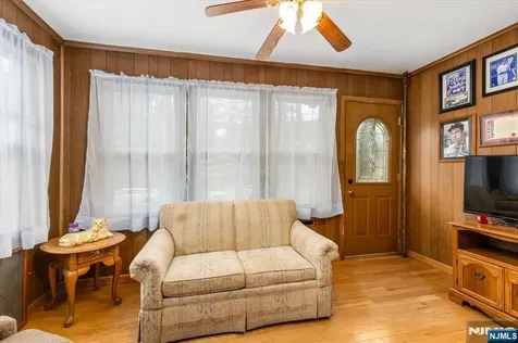 7 Delafield Avenue Rutherford NJ 07070