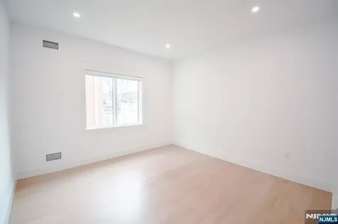 28 Prospect Street Palisades Park NJ 07650